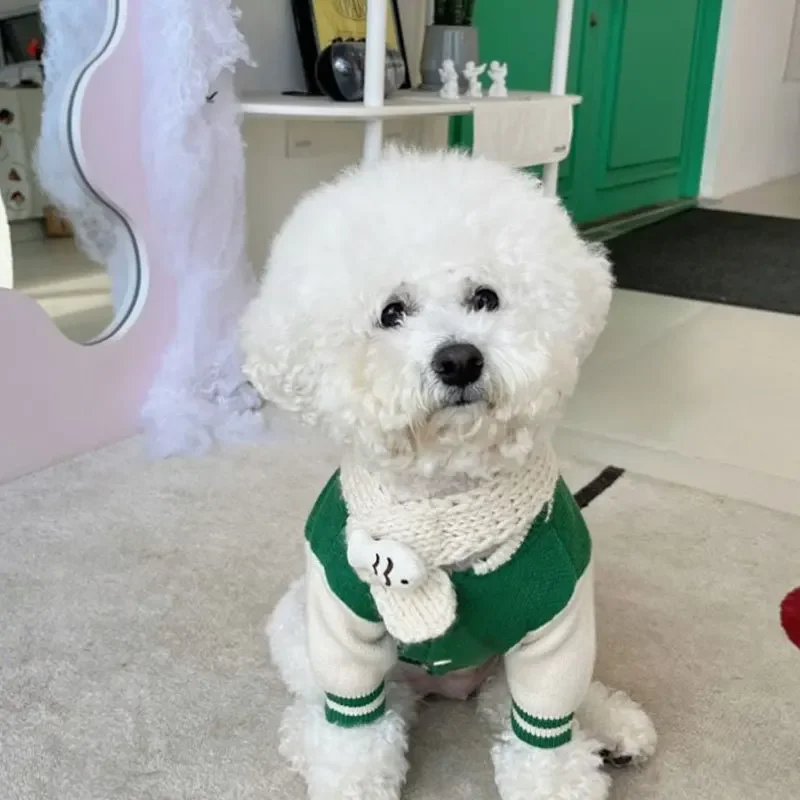 Traje de béisbol informal para mascotas, suéter de peluche cálido tejido para perros, ropa para perros con Bordado de letras, camisa Popular con botones abiertos - imagen 2