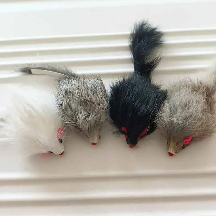 Ratones de peluche grises para gatos