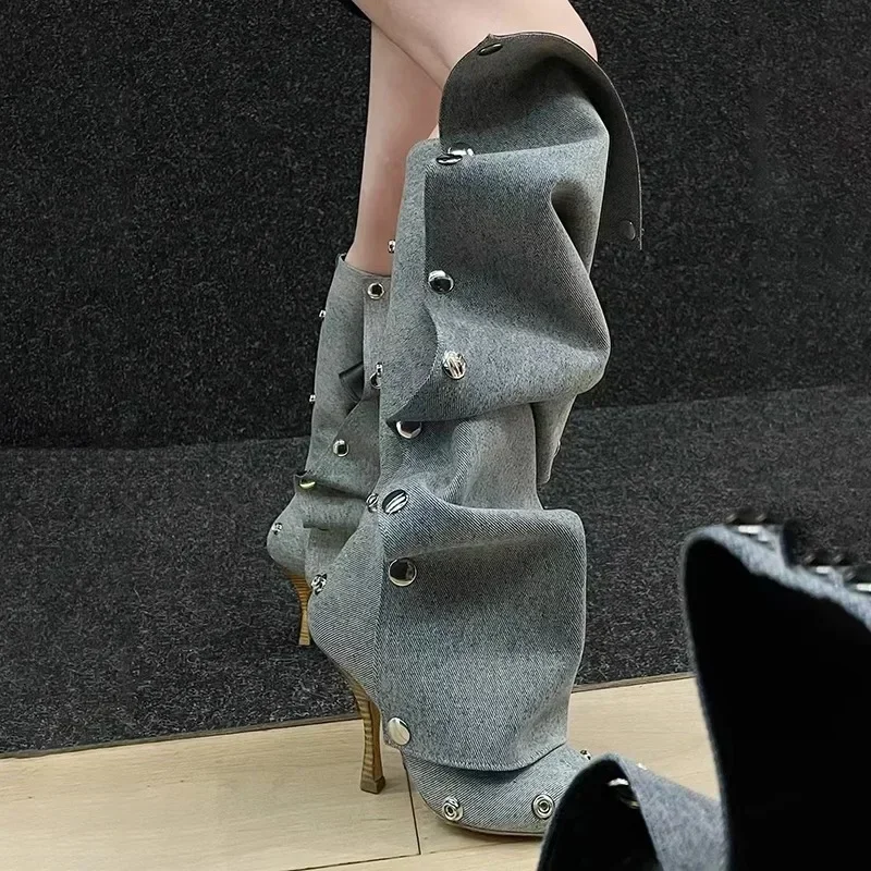 Botas largas de tacón alto para Mujer, zapatos de mezclilla puntiagudos con botón de Metal, Invierno - imagen 2