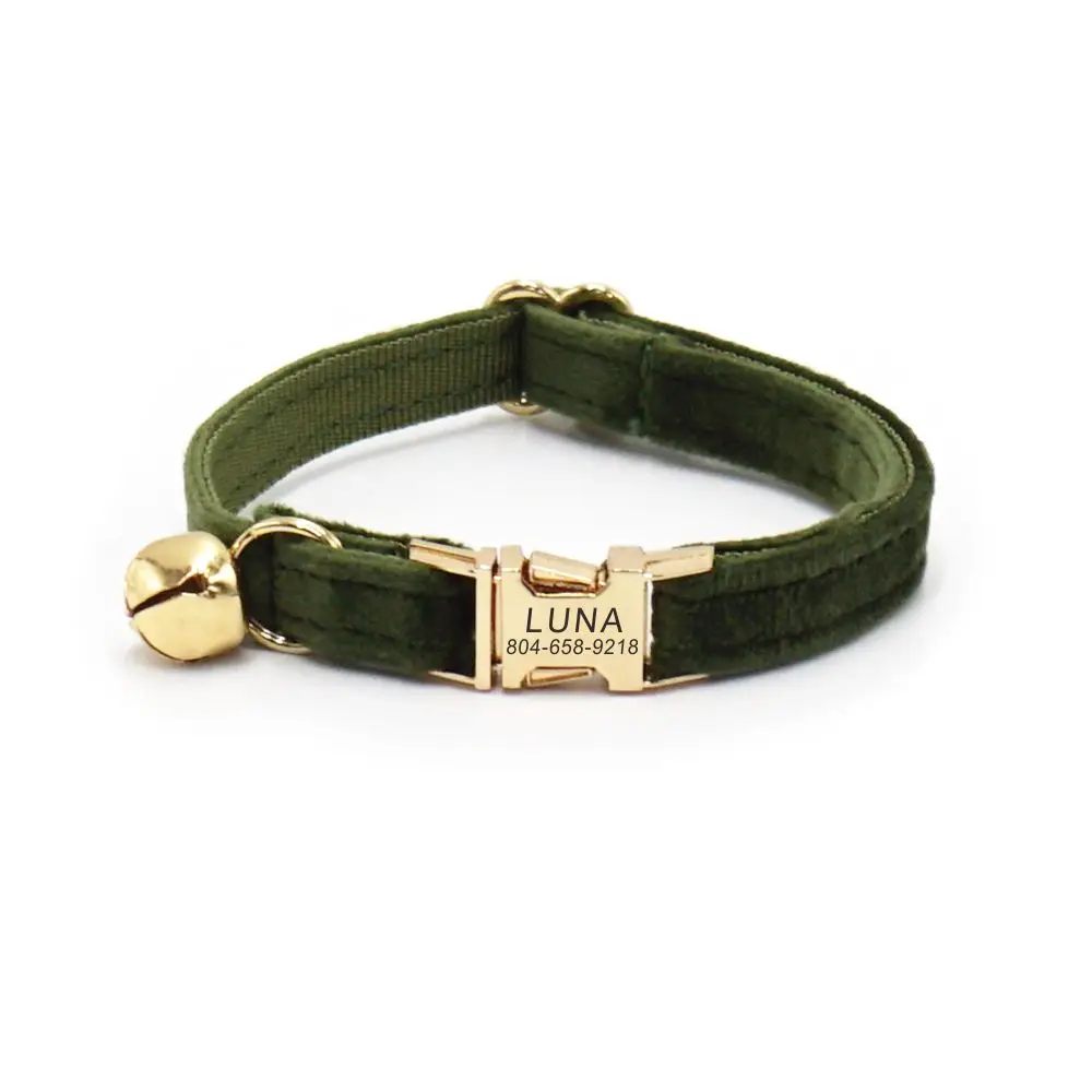 Collar de gato personalizado, placa de identificación personalizada, hebilla de Metal, collares de gato de terciopelo verde oscuro ajustables con campana