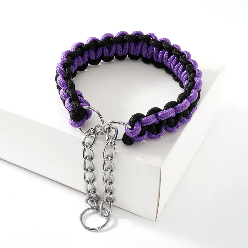 Collar tejido para perros mostrado en varias tallas