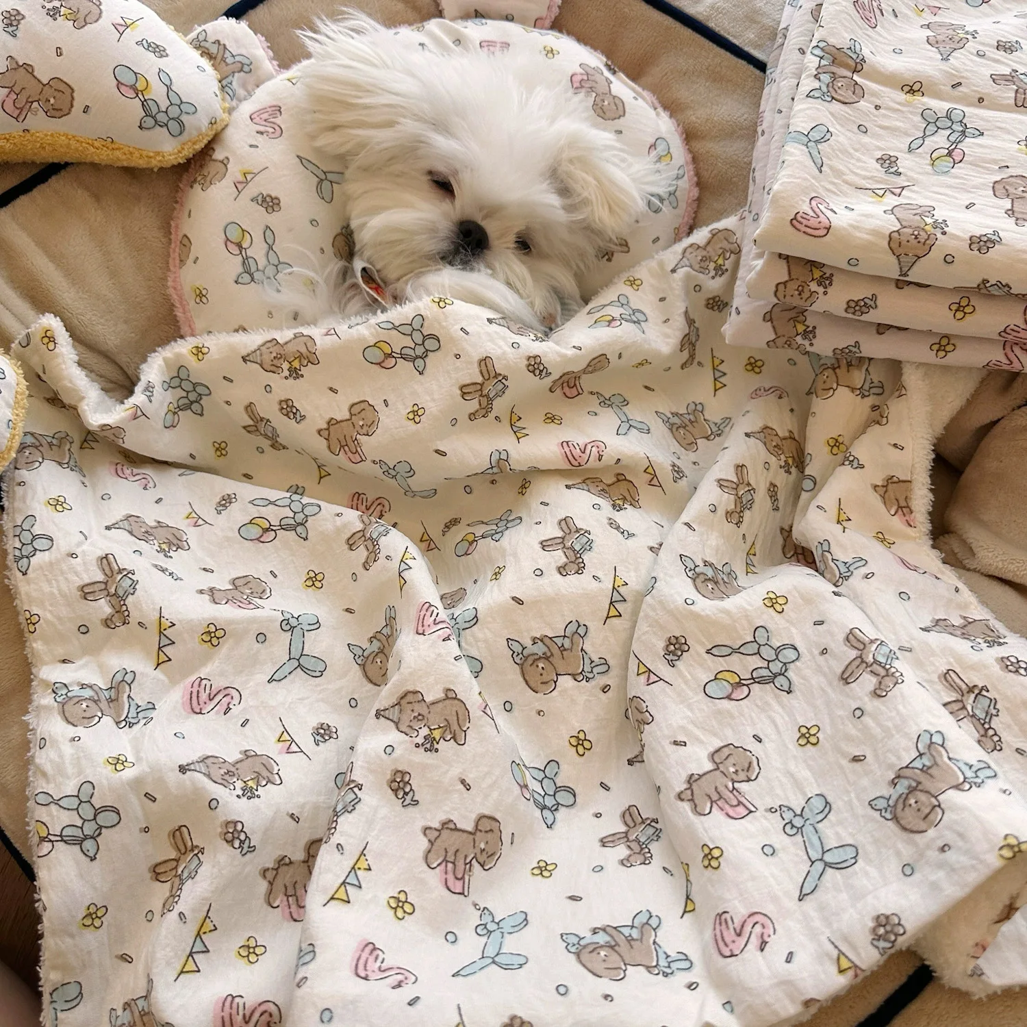Manta de invierno para perros, almohada de empalme de felpa Floral, manta de felpa cálida para dormir en invierno, accesorios suaves para perros pequeños - imagen 2