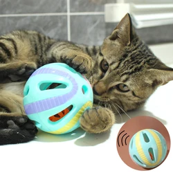 Bola campana para gatos interactiva colorida con sonido de persecución