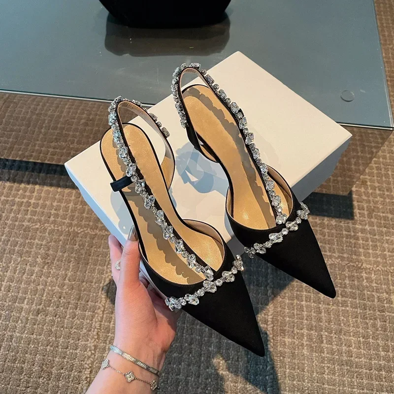 Zapatos de tacón alto de lujo para mujer, zapatos de boda con punta estrecha para fiesta, sandalias con talón descubierto con diamantes de imitación para verano, color blanco y negro - imagen 2