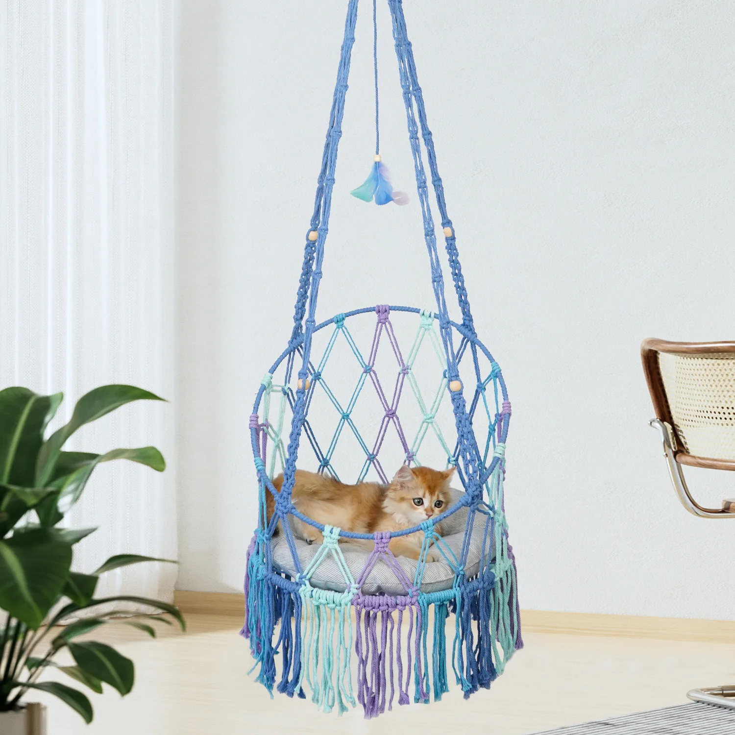 Hamaca macramé boho cama colgante con borlas juguete plumas para gatos - imagen 3