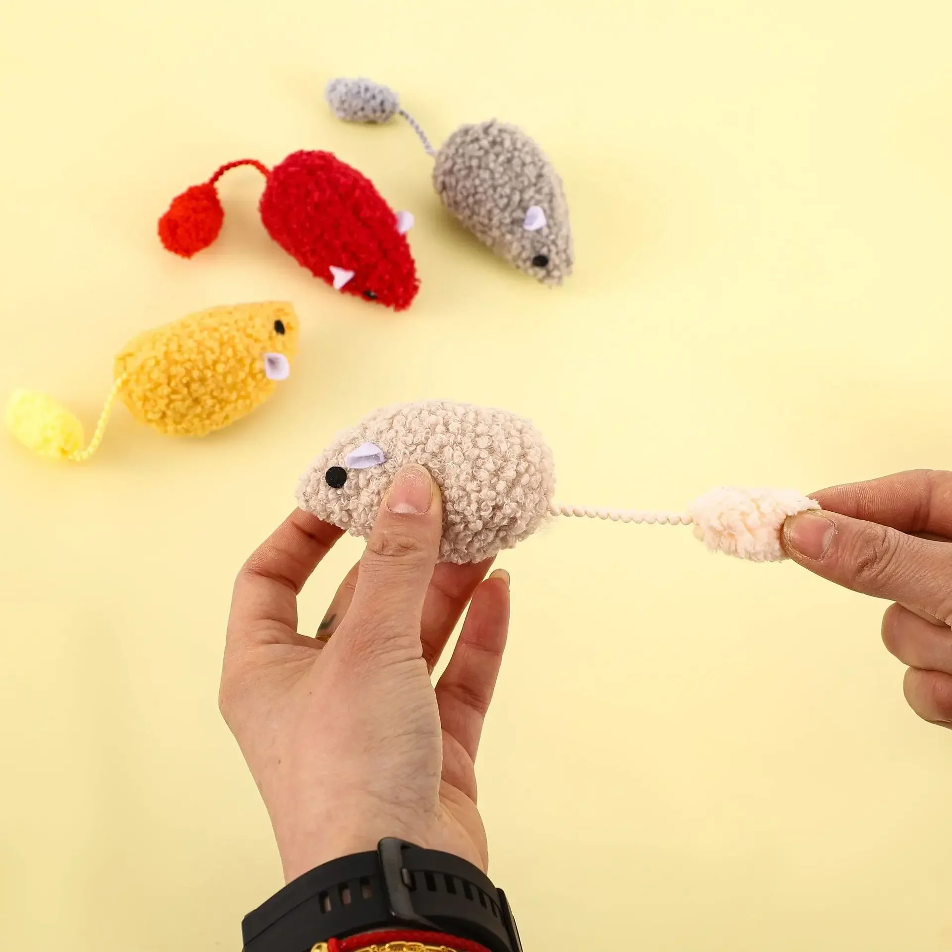 Juguete de peluche de hierba gatera para gato, juguete interactivo de ratón colorido para morder, suministros divertidos para mascotas - imagen 3