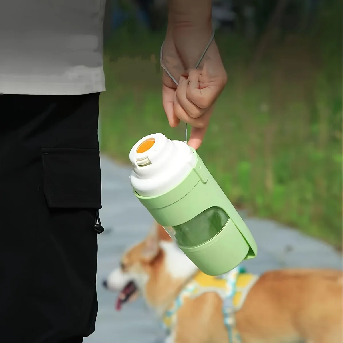 Botella de agua portátil a prueba de fugas para perros, dispensador de hidratación de mascotas de plástico duradero con mango ergonómico - imagen 4