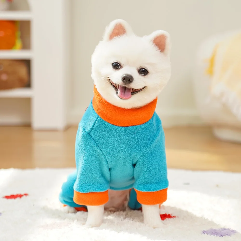 Sudaderas de lana de colores contrastantes para perros y mascotas, ropa de invierno de cuatro patas con retales de oso bonito para cachorros pequeños, monos para gatos de Año Nuevo