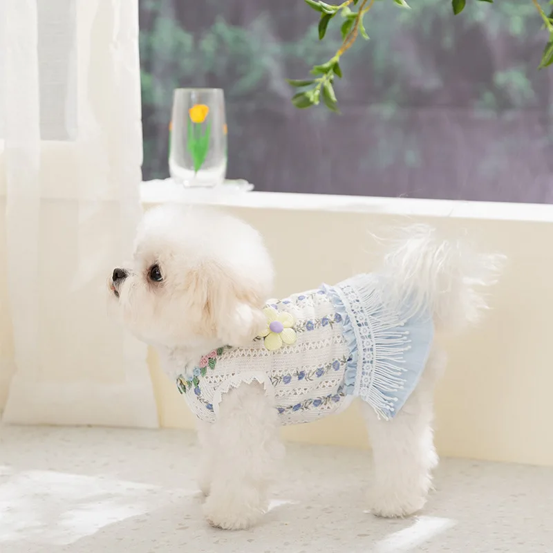 Vestido bordado para perros pequeños y gatos – Top ventilado primavera - imagen 2