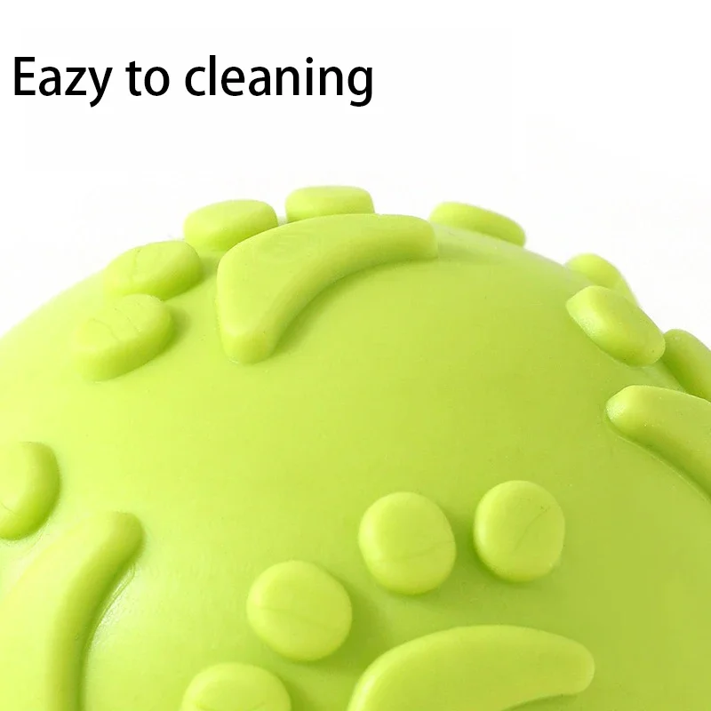 Juguete para masticar para perros, pelota chirriante de látex texturizada, Bola táctil manual, accesorios indestructibles para perros al aire libre, juguete resistente a mordeduras para perros - imagen 3