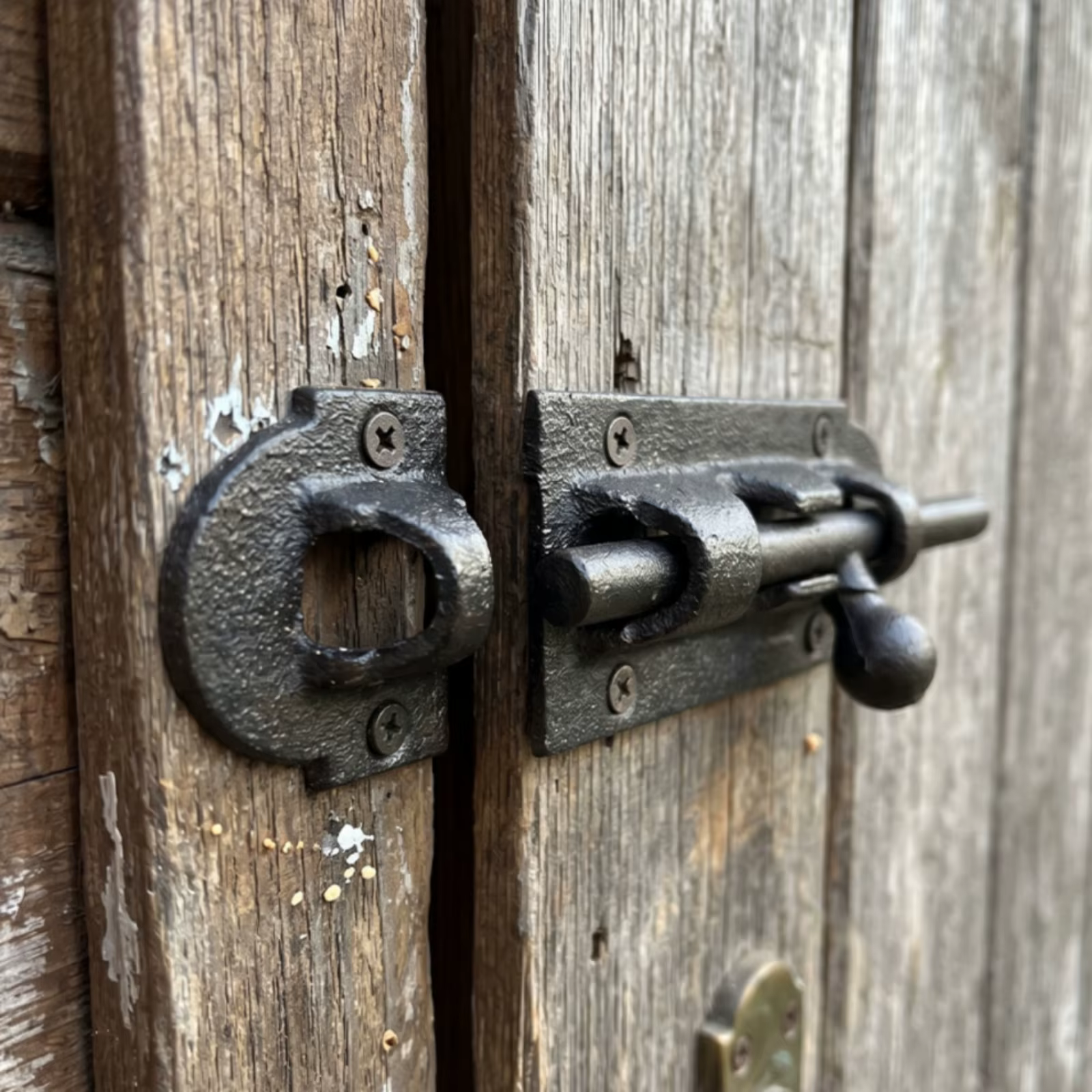 Cerrojo decorativo antiguo para puerta – Herraje de hierro fundido - imagen 4