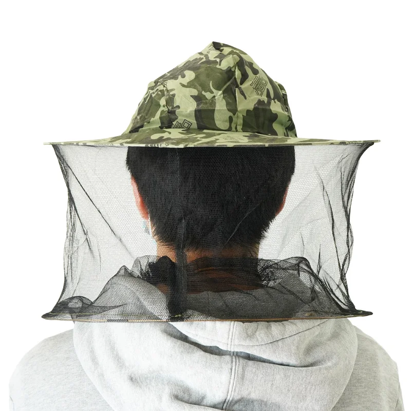 Sombrero protector en uso exterior