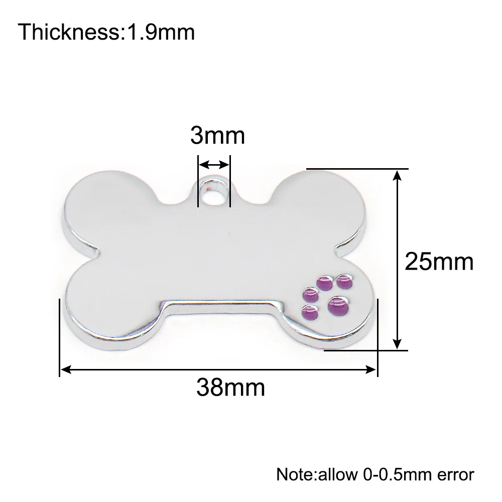 Placa de identificación en forma de hueso con huella de pata grabada