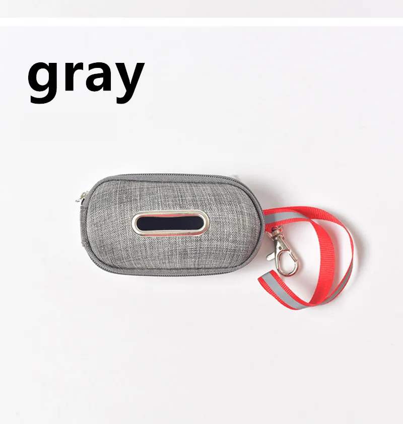 Dispensador rojo colgado de mochila