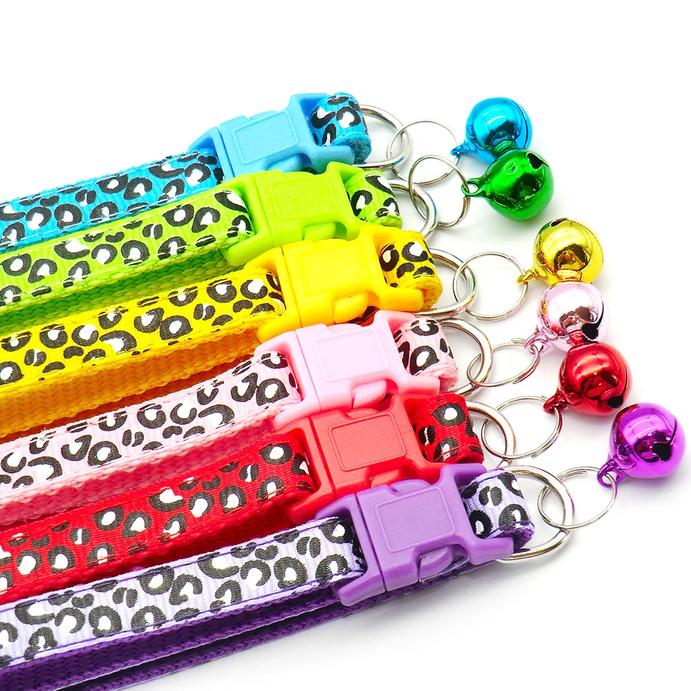 Collar en diferentes colores disponibles