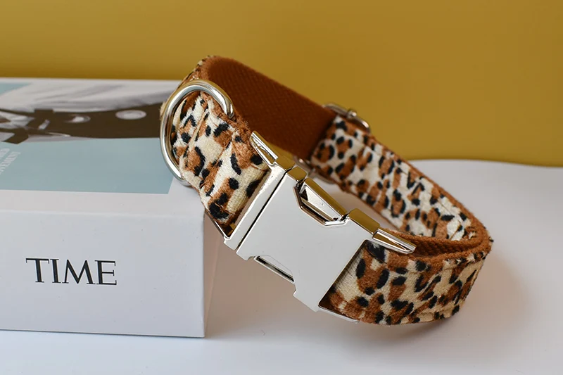 Detalle del lazo y estampado