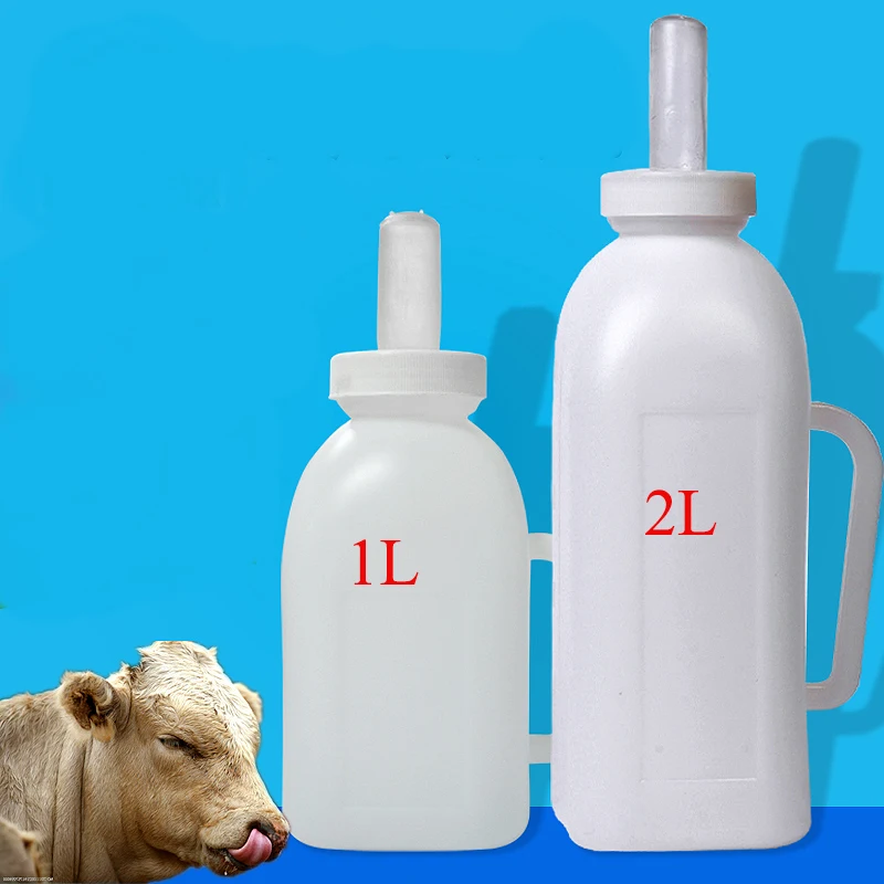 Botella JIECARE en uso en corral