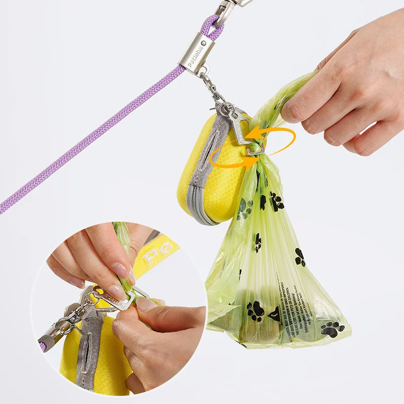 Vista frontal del dispensador de bolsas para perros pawstrip