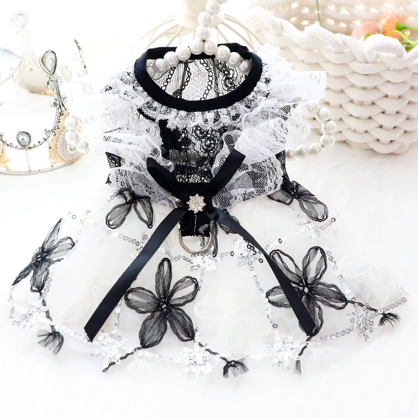 Vestido Nupcial para Perro – Falda Floral Negra Elegante - imagen 3