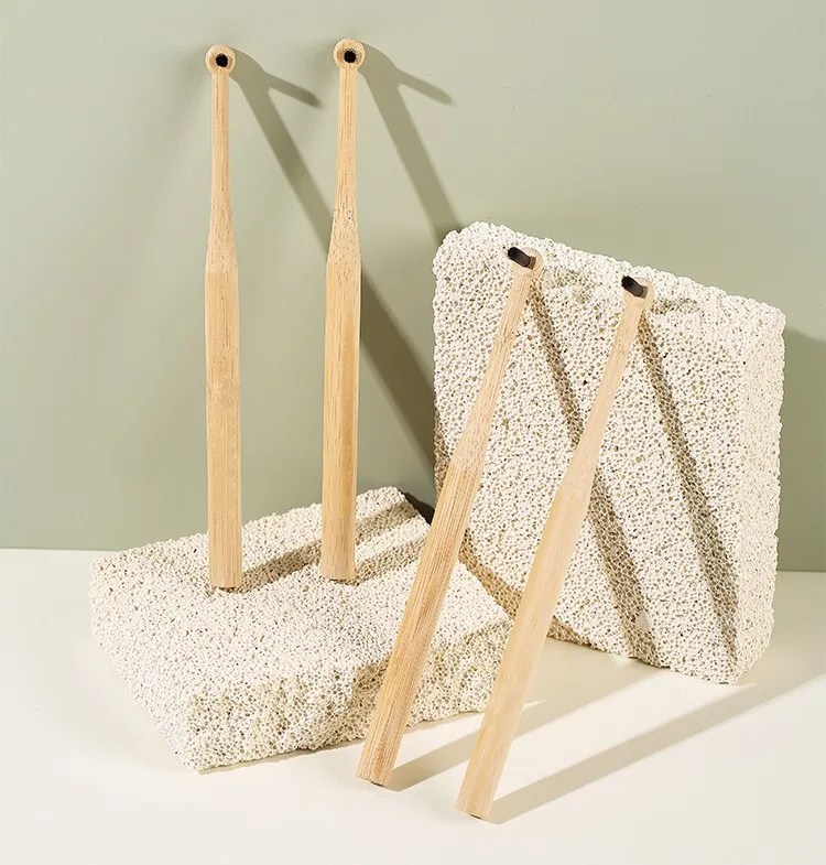 Cepillo de dientes con cabezal mini y cerdas suaves