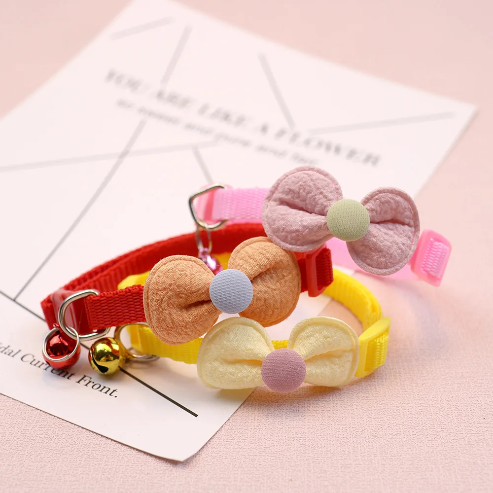 Collar ajustable con lazo y campana para perros y gatos pequeños - imagen 2