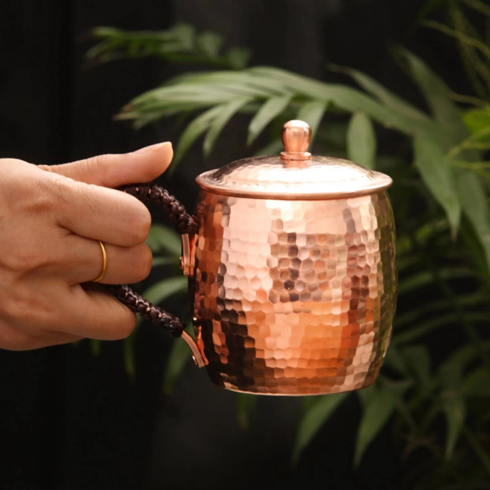 Taza de cobre para Moscow Mule con tapa y acabado pulido premium - imagen 4