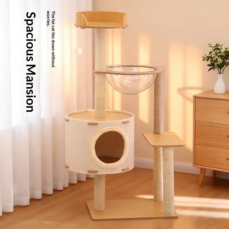 Torre de escalada para gatos con zonas de descanso y rascado