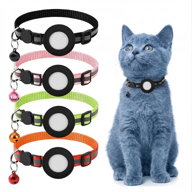 Collar para gato con AirTag instalado