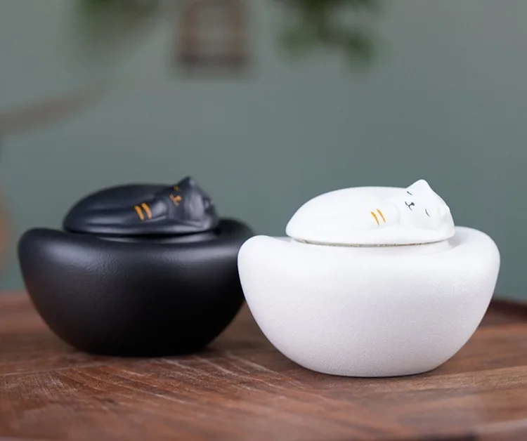 Urna cerámica en negro