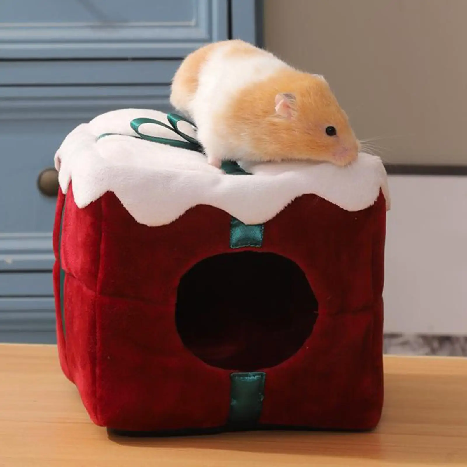 Guinea Pig Bed House Christmas Hamster Nest Cozy Small Animals Cage Supply Hamster Bed Small Animal Christmas Nest for Ferret