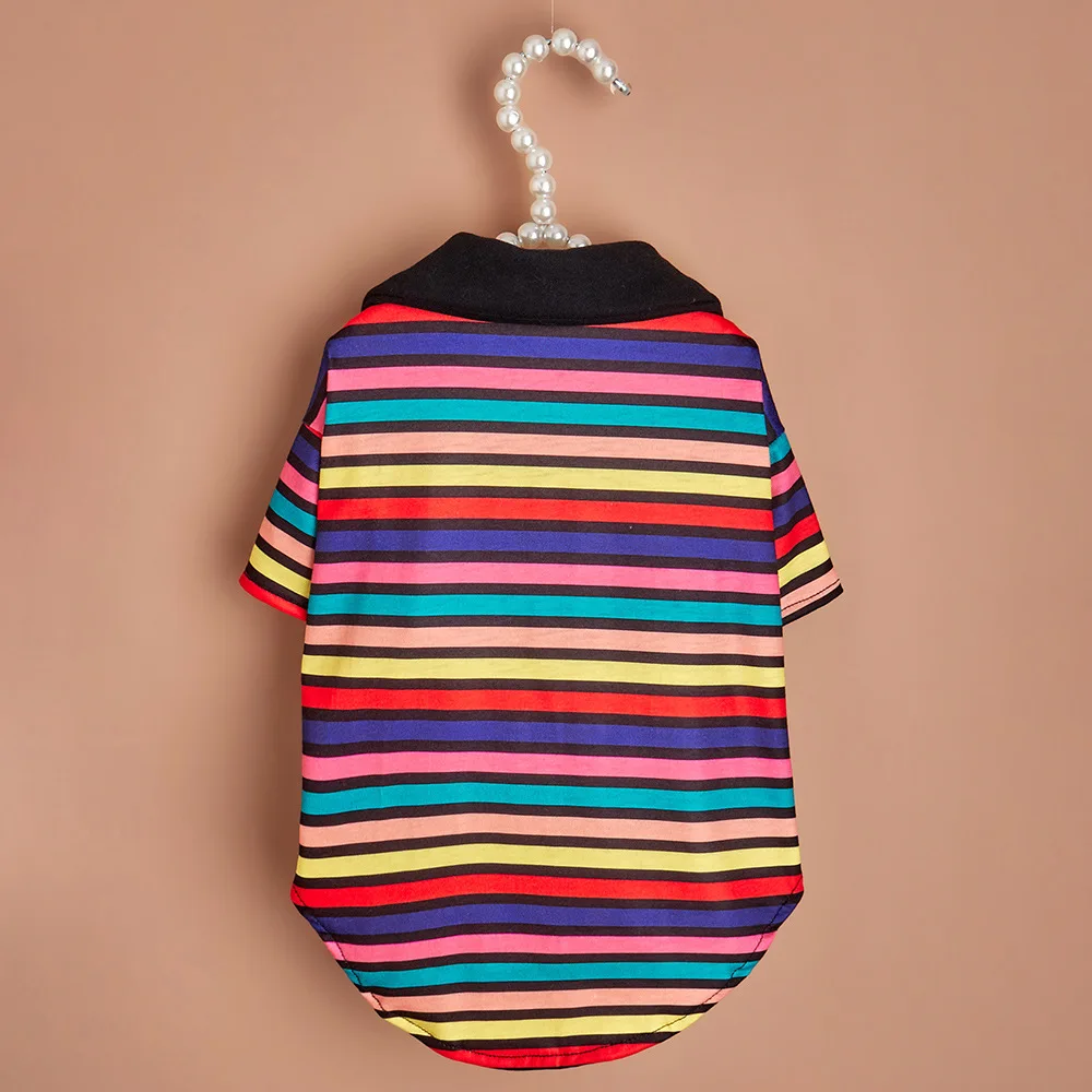Modelo en diferentes colores disponibles