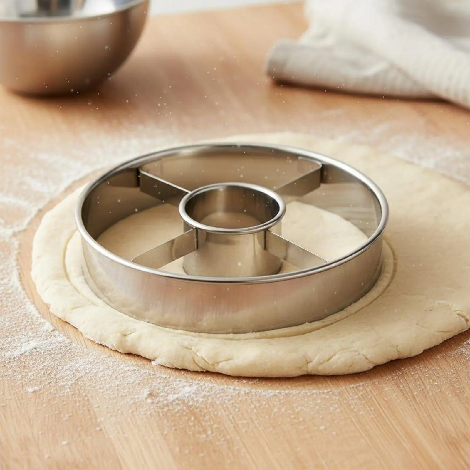 Ejemplo de galletas y donuts cortados con el molde
