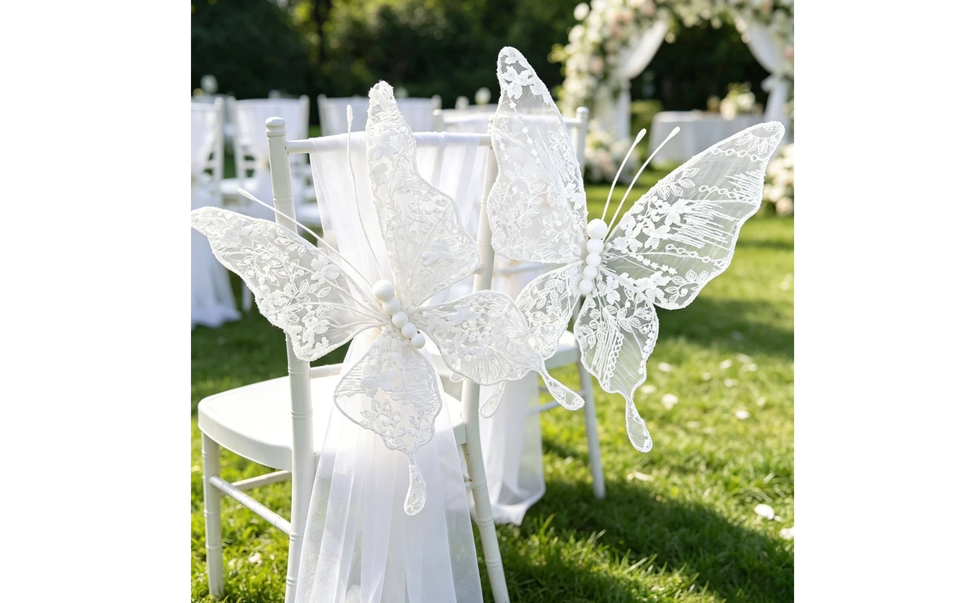 Decoración de mariposas transparentes para evento
