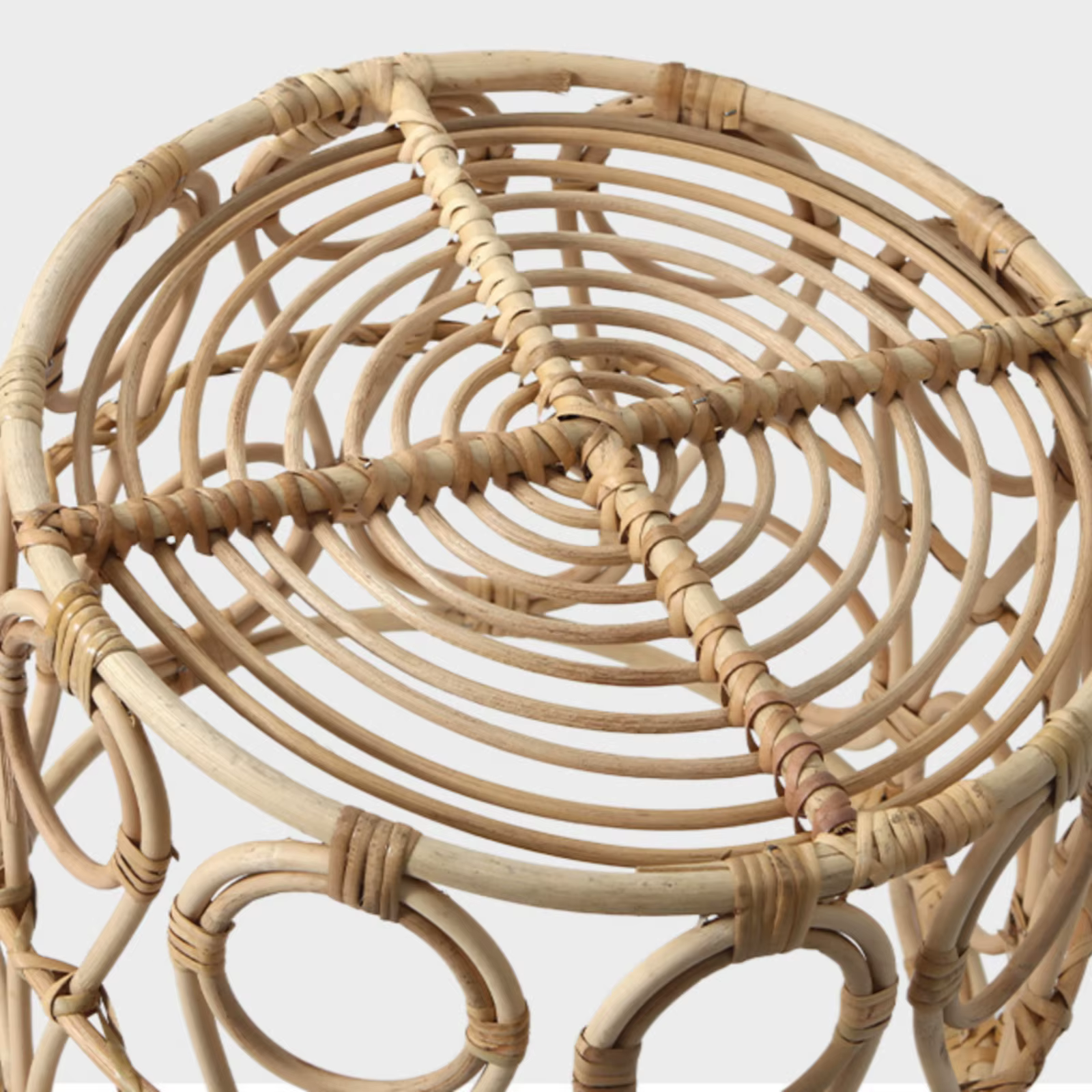 Cama rattan boho para gatos y perros pequeños – Cesto ventilado con asas