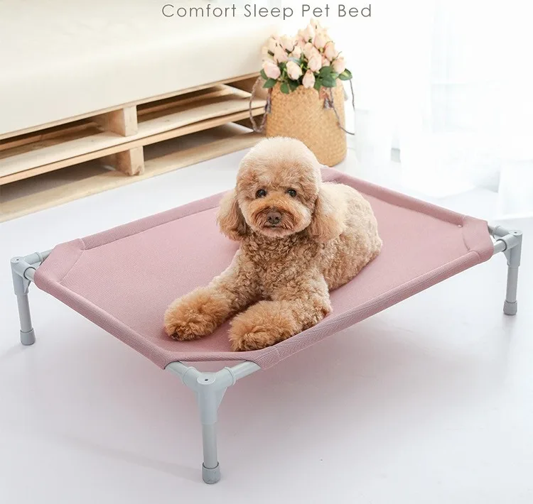 Cama de campamento para mascotas en interior