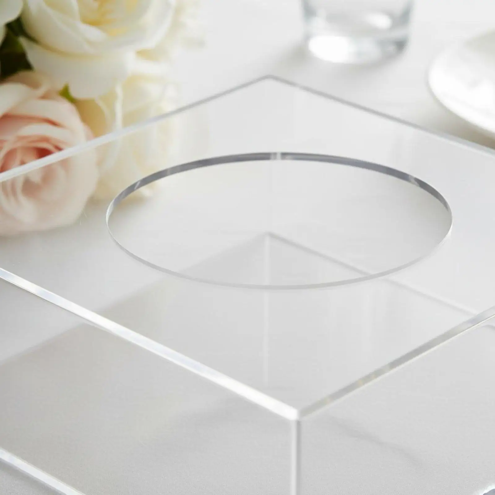 Exhibidor de Pasteles Acrílico Transparente – Versátil y Apilable para Eventos - imagen 3