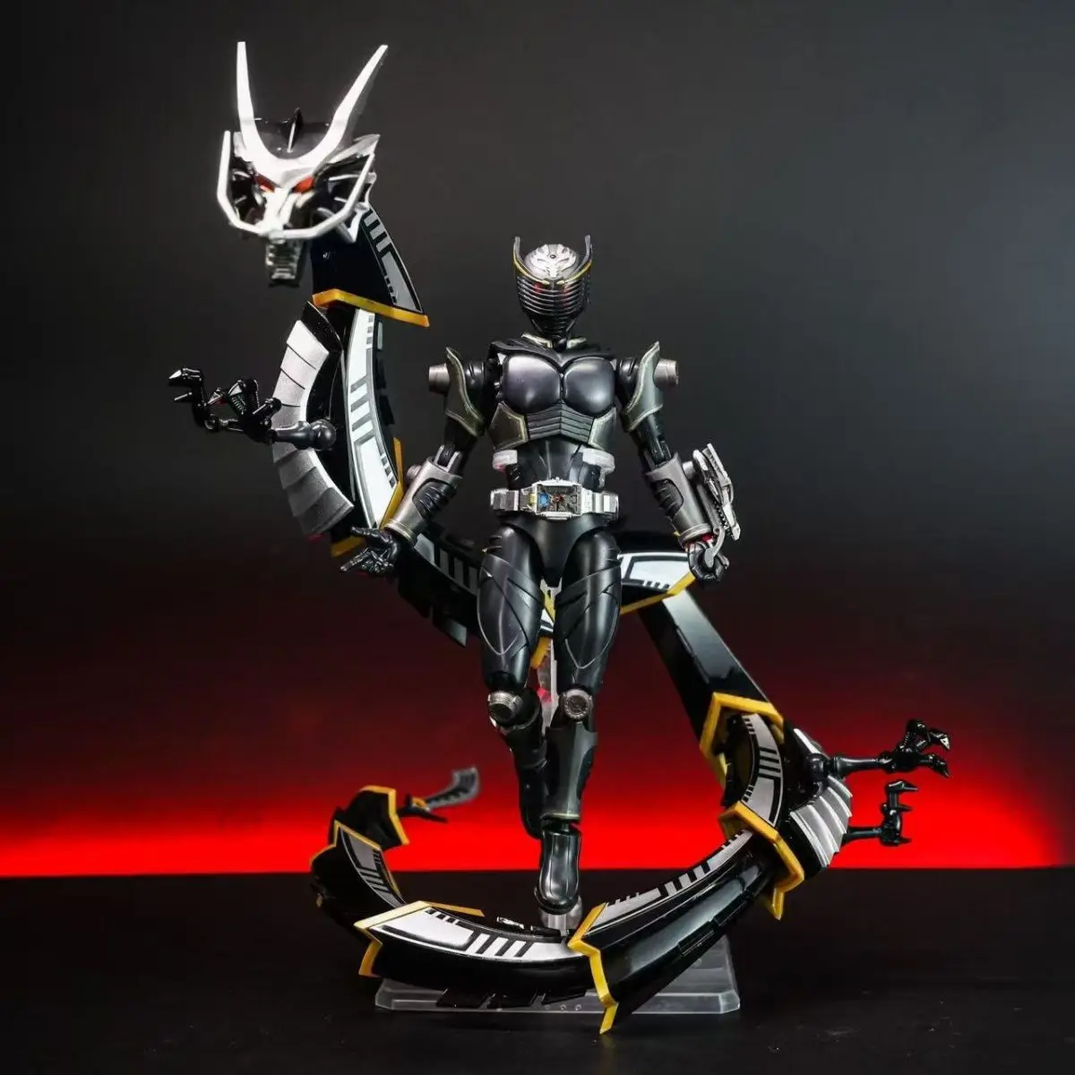 Figura articulada Kamen Rider Ryuga 1/144 – Modelo PVC coleccionable - imagen 2