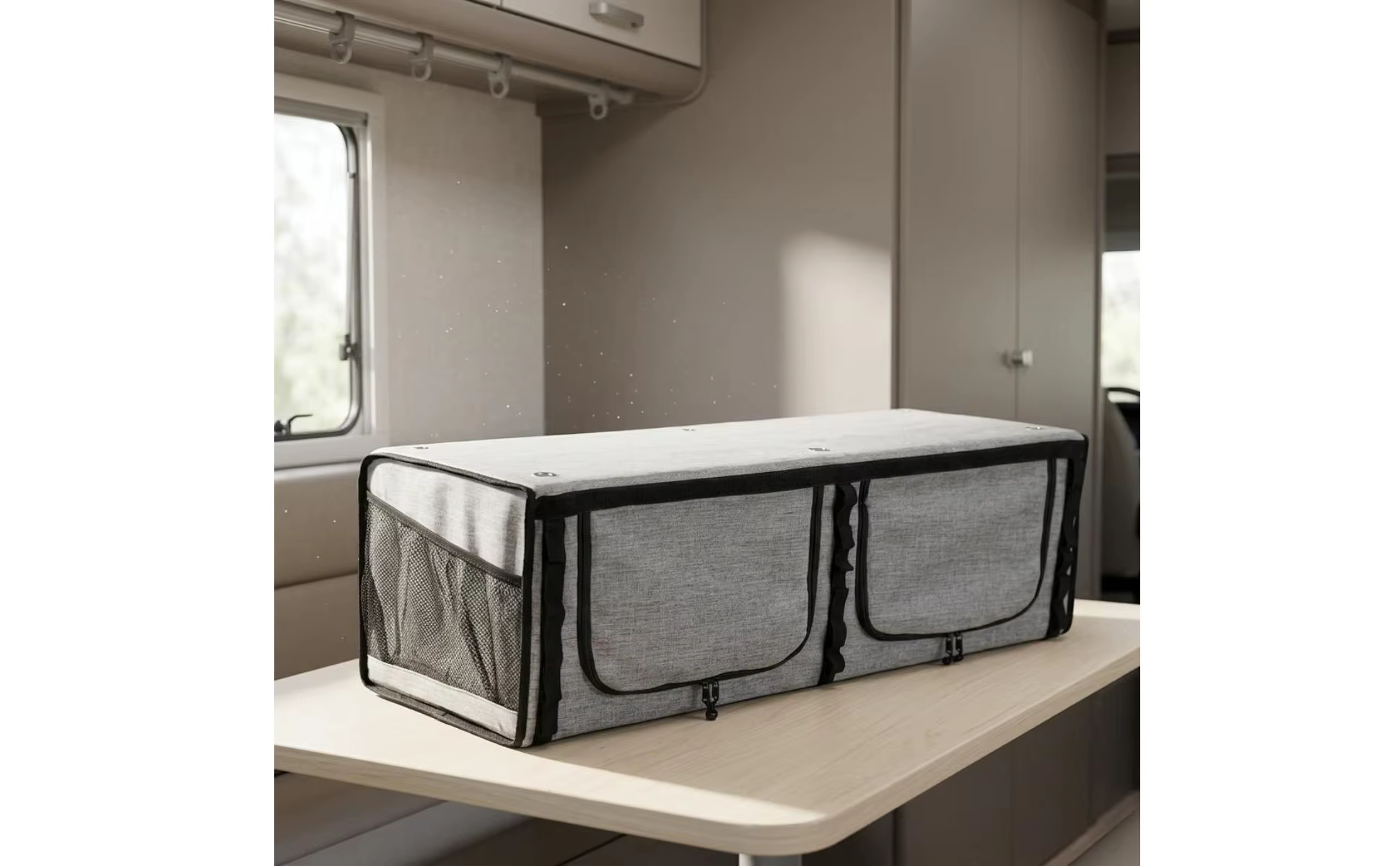 Diseño compacto para guardar objetos pequeños en viajes