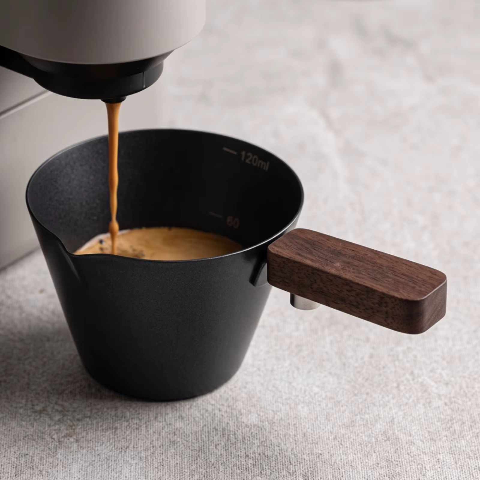 Portavasos exprimidor de café con asa – Medidor para baristas