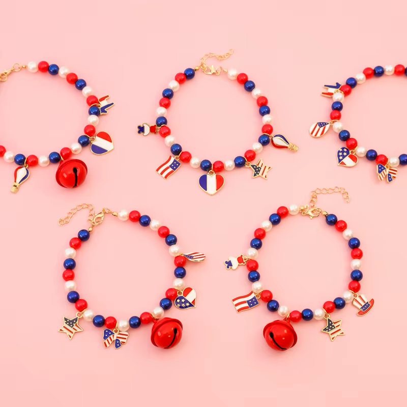 Collar de perlas decorativo con colores patrióticos