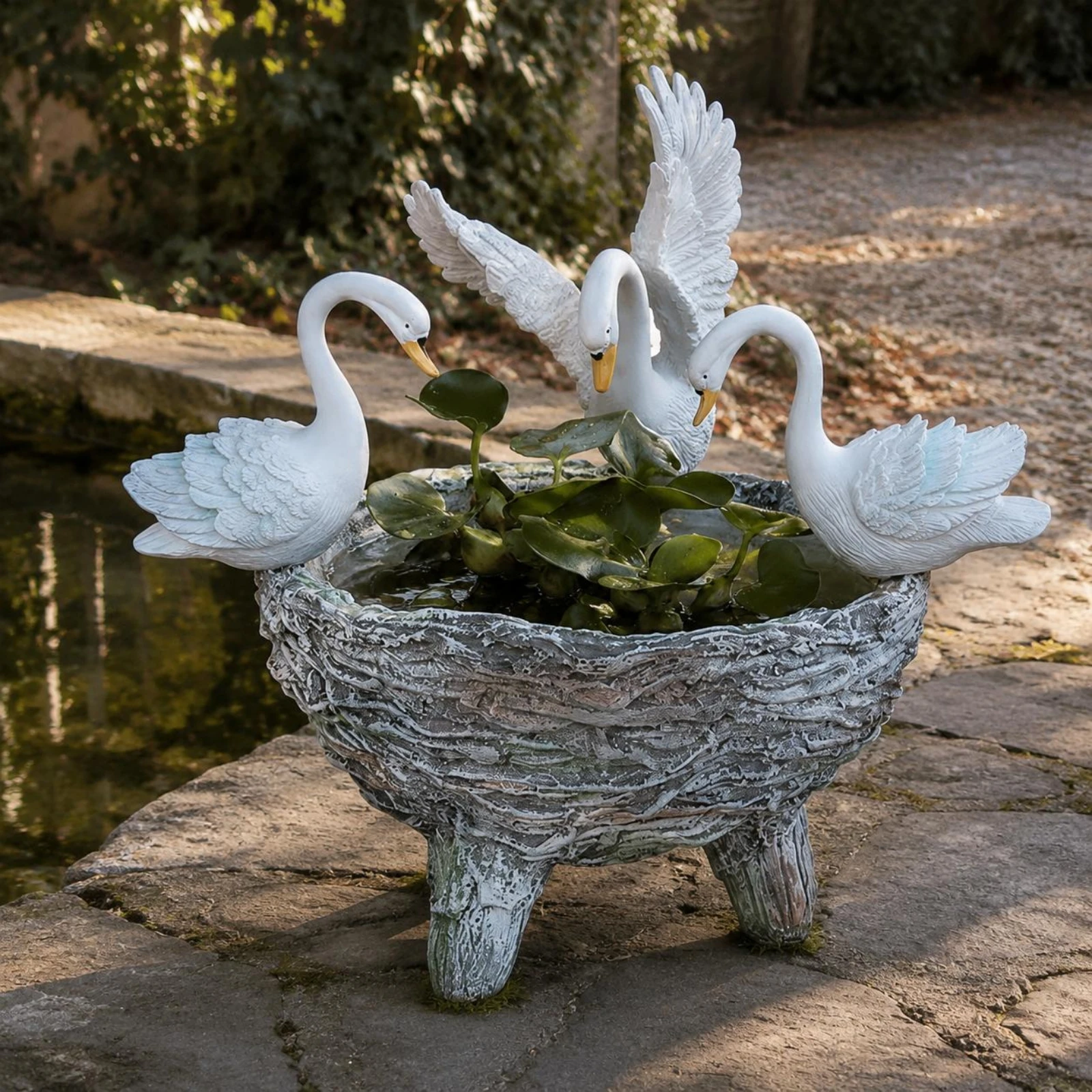 Maceta forma de cisne artesanal texturizada para jardín y patio - imagen 2