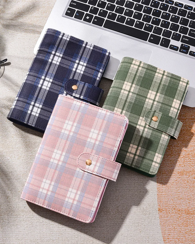 Bolsillos interiores para tarjetas del cuaderno