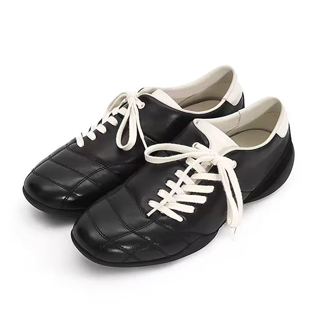 Detalle de cordones y puntera