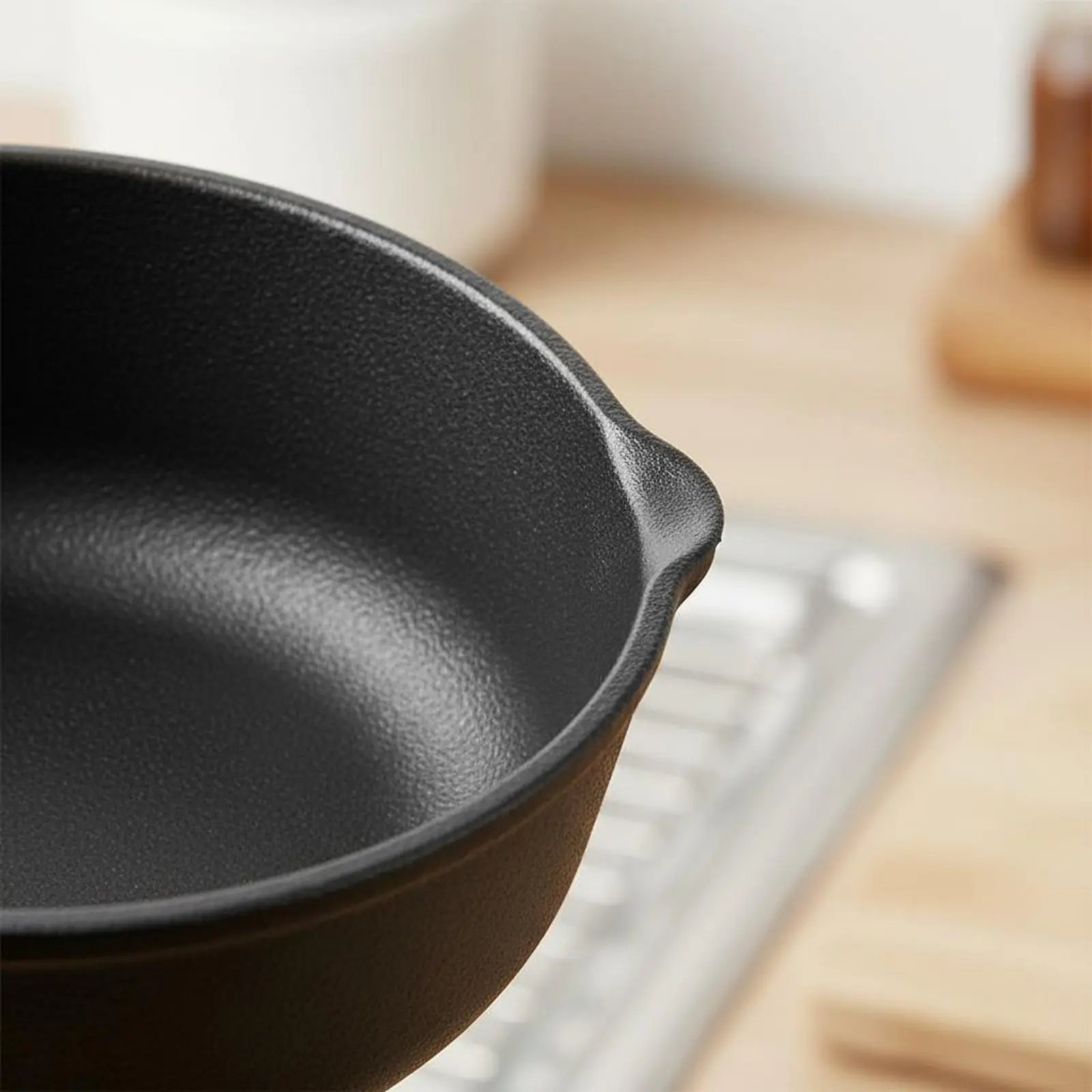 Sartén de hierro fundido para verter aceite, mango largo de madera - imagen 4