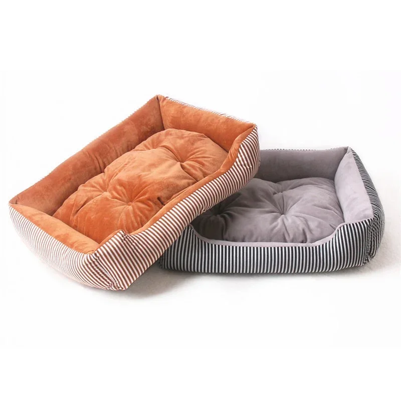 Cama nido térmica beige con diseño acolchado