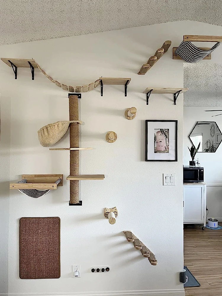 Estantes de escalada para gatos montados en pared
