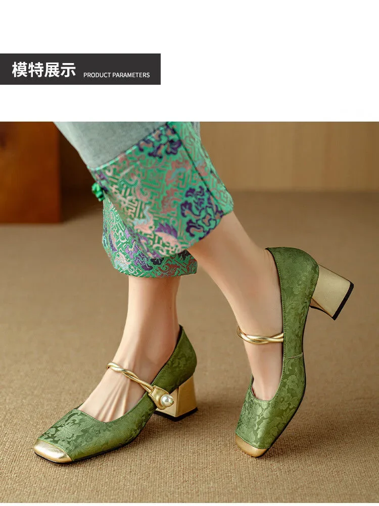 Vista lateral del zapato con tacón chunky