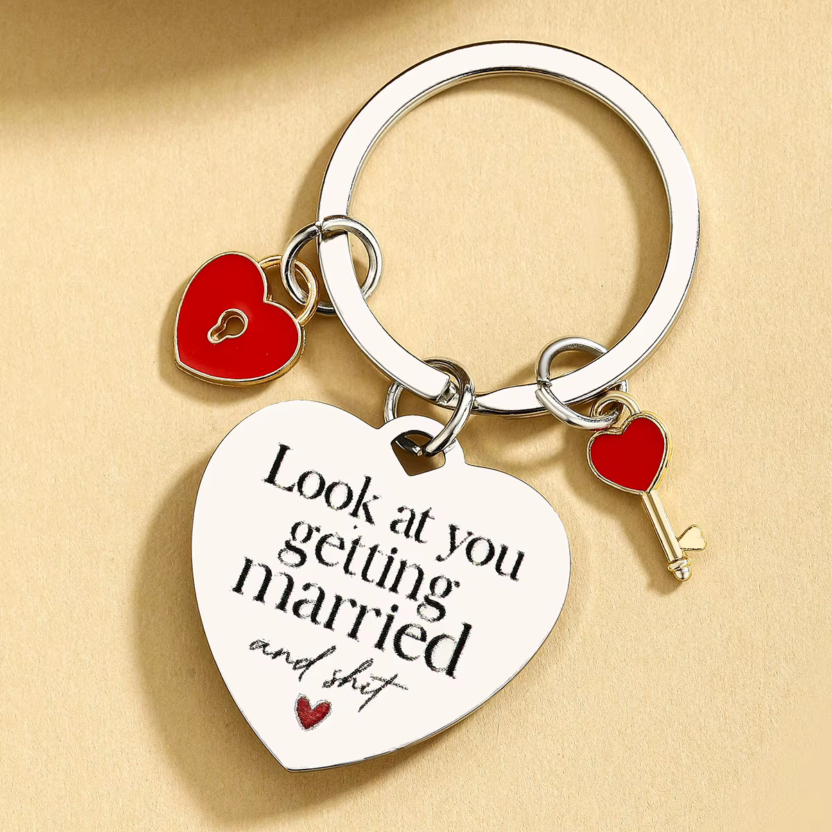 Llavero Corazón para Despedida de Soltera y Compromiso – Regalo Divertido - imagen 2