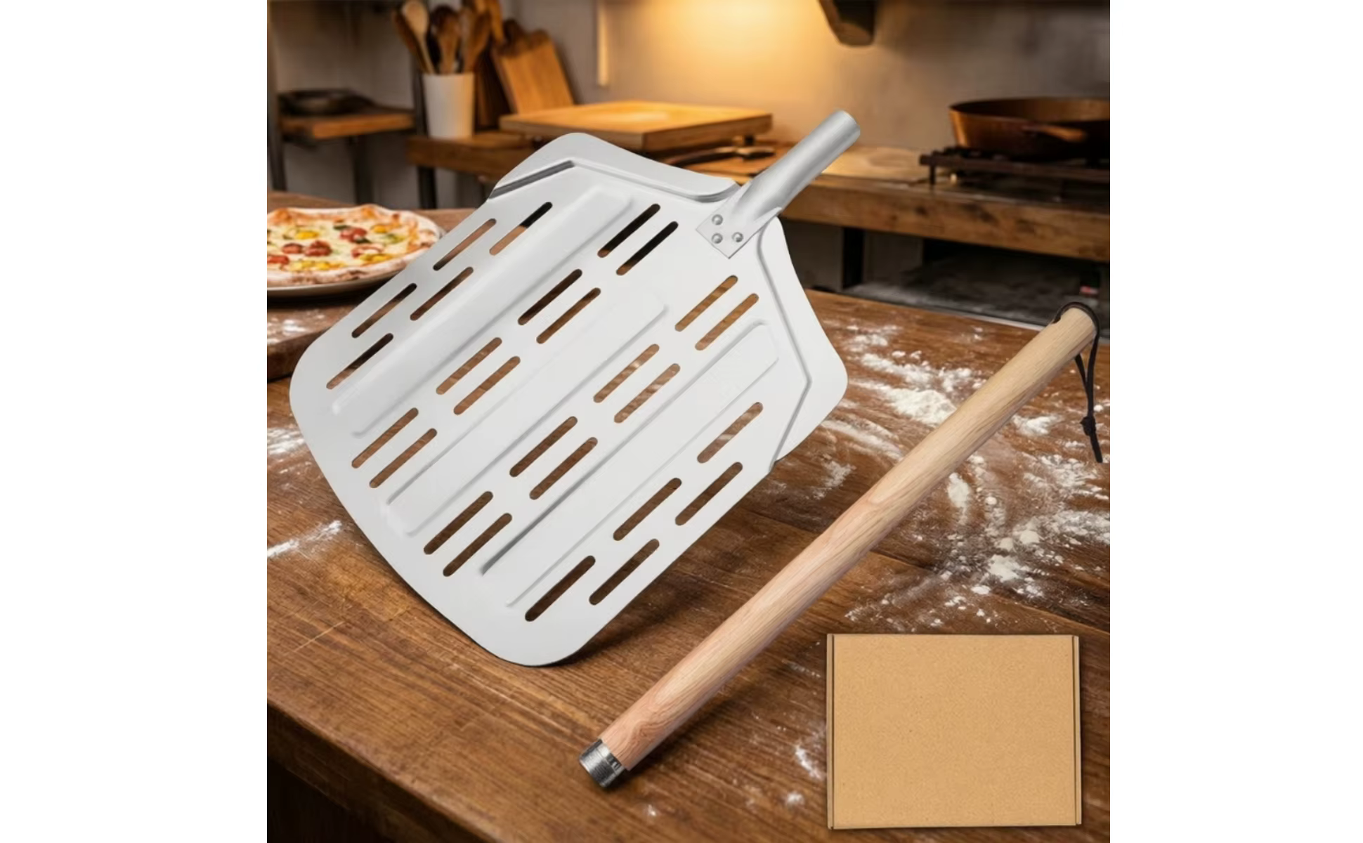Pizzaschep perforado rectangular con mango de madera, vista general del producto