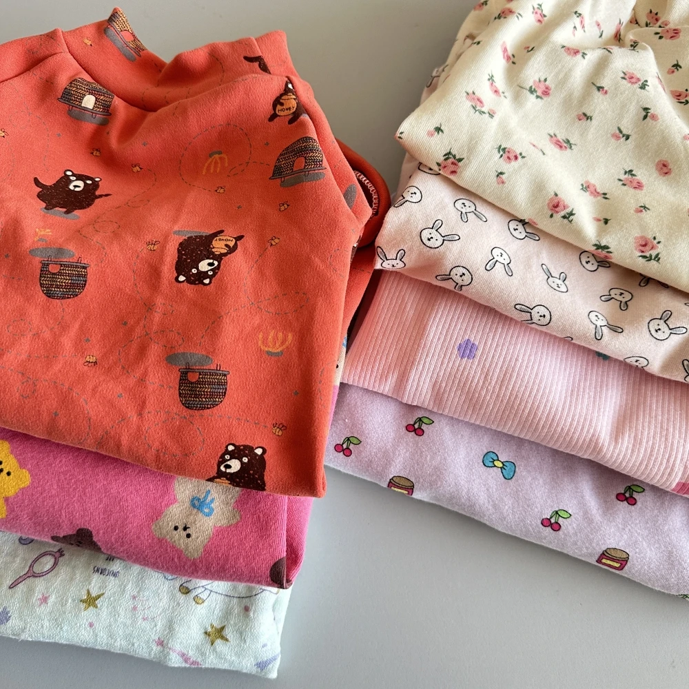 Detalle del acabado y costuras de la camisa